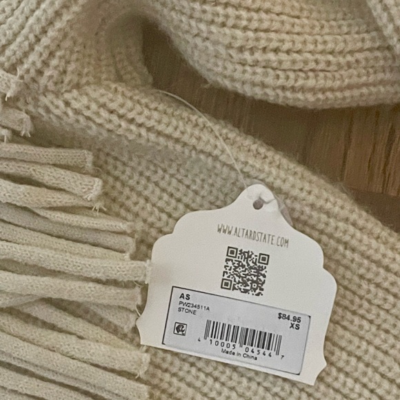 Altar'd State Fringe Sweater Size XS. NWT - Picture 2 of 2